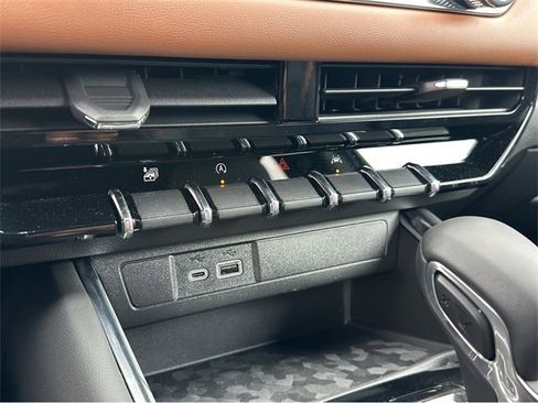 New 2025 GMC Canyon AT4 image 21