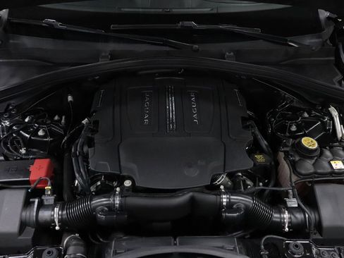 Used 2017 Jaguar F-PACE S image 26