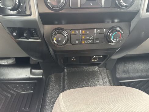 Used 2019 Ford F250 XLT w/ Camper Package image 19