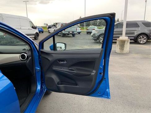 Used 2022 Nissan Versa SV image 22