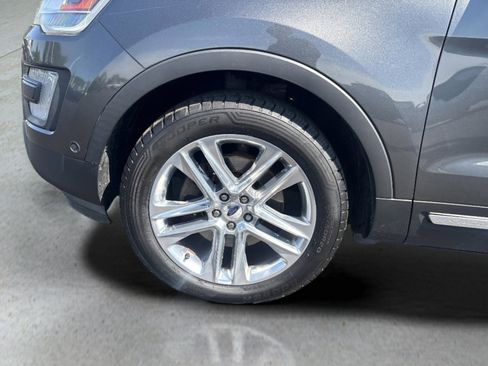 Used 2017 Ford Explorer Limited w/ Equipment Group 301A AWD/4WD image 30