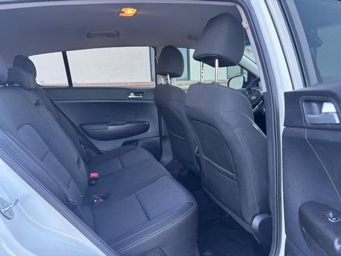 Used 2022 Kia Sportage LX FWD image 11