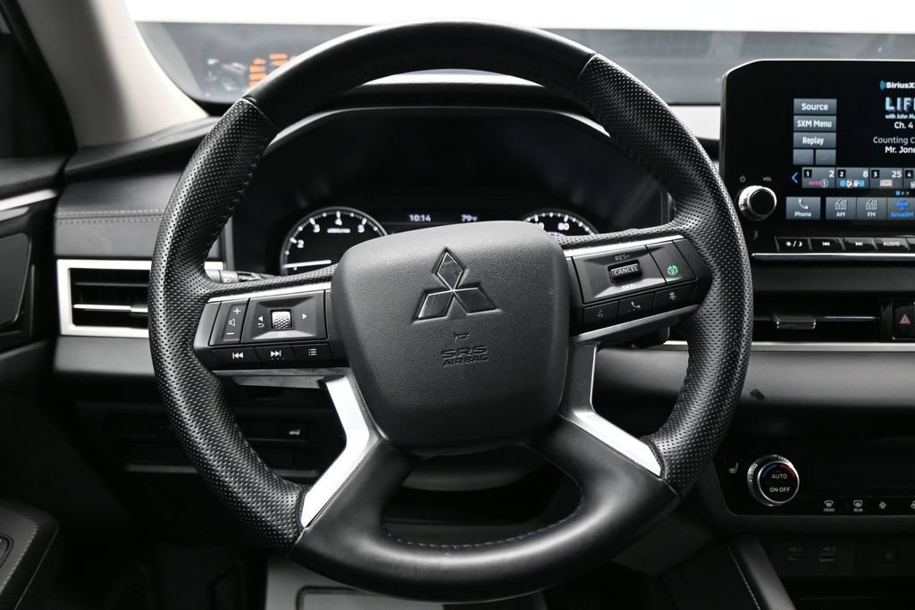 Used 2024 Mitsubishi Outlander SE AWD/4WD image 14