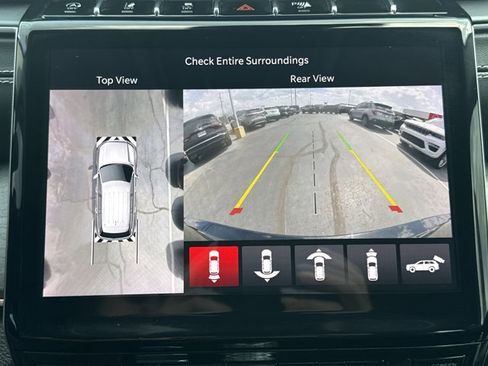 Used 2023 Jeep Grand Cherokee Limited w/ Luxury Tech Group II image 9