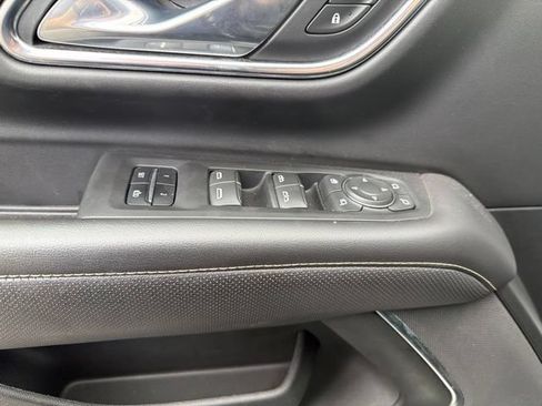 Used 2023 Chevrolet Suburban Premier AWD/4WD image 9