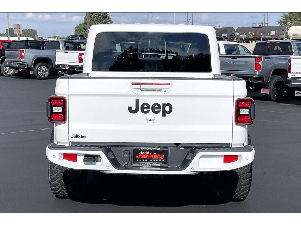 Used 2023 Jeep Gladiator Overland AWD/4WD image 4