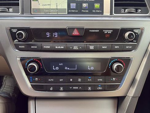 Used 2016 Hyundai Sonata Limited w/ Option Group 04 FWD image 29