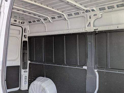 Used 2025 RAM ProMaster 2500 w/ Convenience Group FWD image 17