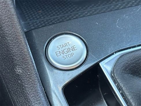 Used 2022 Volkswagen Tiguan SE R-Line image 28