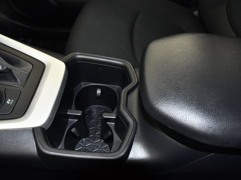 Used 2025 Toyota RAV4 LE AWD/4WD image 32
