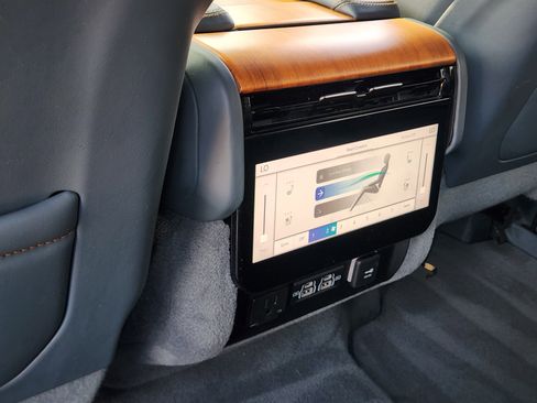 Used 2022 Jeep Grand Wagoneer Series III w/ Flexible Seating Group image 38