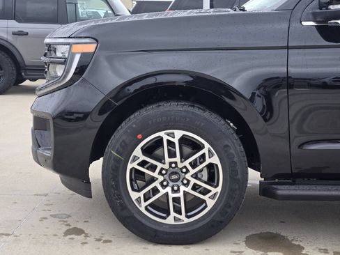 New 2026 Ford Expedition Active RWD image 9