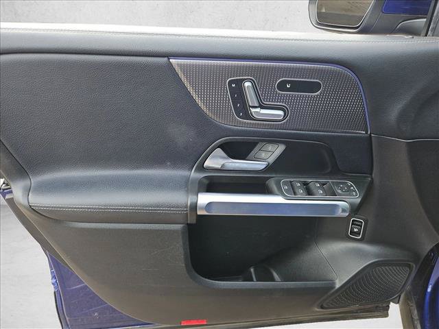 Used 2020 Mercedes-Benz GLB 250 image 11