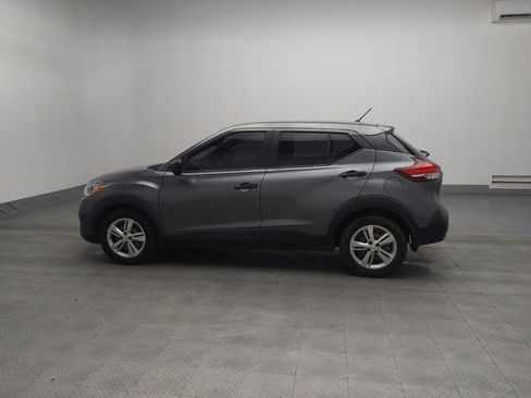 Used 2020 Nissan Kicks S image 3