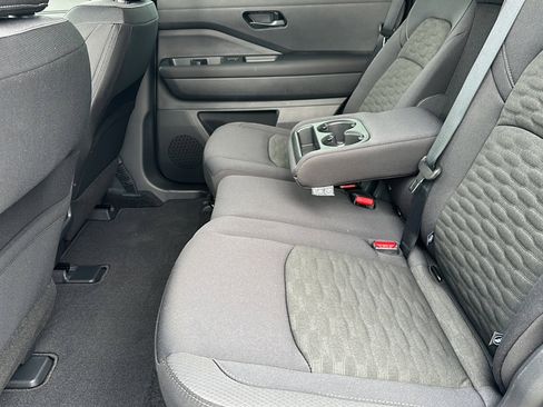 New 2025 Nissan Pathfinder SV image 15