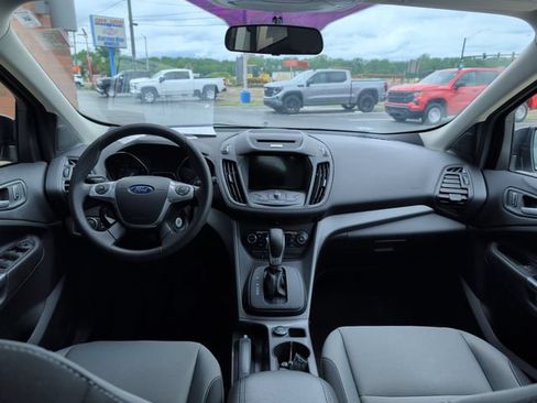 Used 2016 Ford Escape SE w/ Equipment Group 201A AWD/4WD image 14