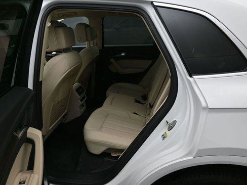 Used 2023 Audi Q5 2.0T Premium w/ Convenience Package AWD/4WD image 29