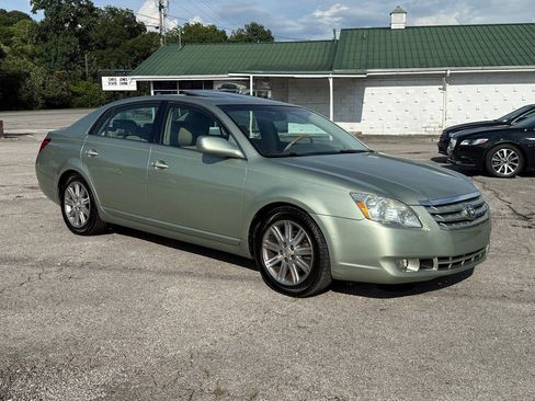 Used 2005 Toyota Avalon Limited FWD image 18
