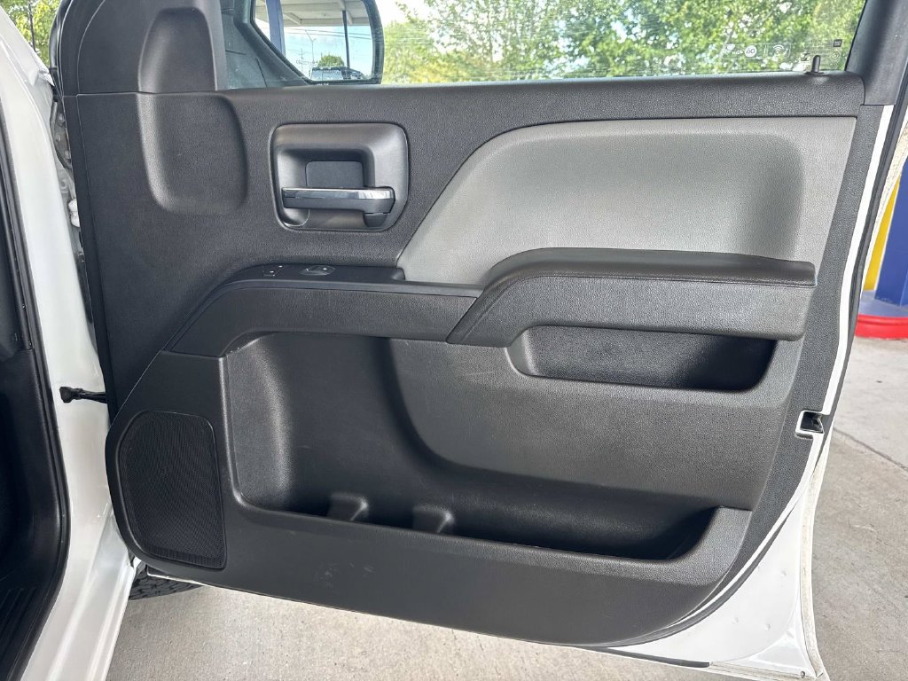 Used 2018 Chevrolet Silverado 1500 Custom w/ Custom Value Package RWD image 15