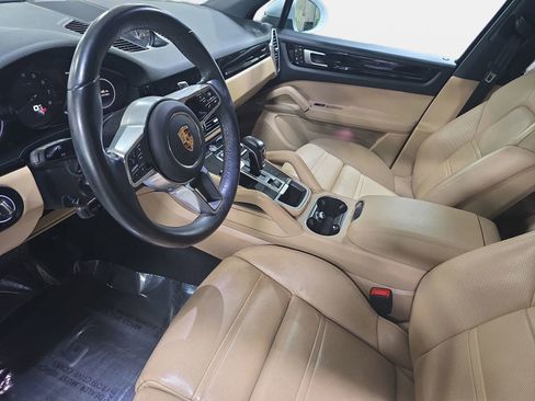 Certified 2022 Porsche Cayenne AWD/4WD image 16