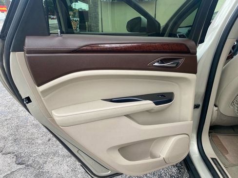 Used 2013 Cadillac SRX Luxury image 20