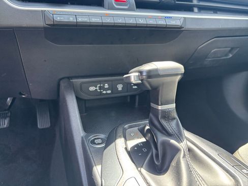 Used 2025 Kia K4 LXS image 40