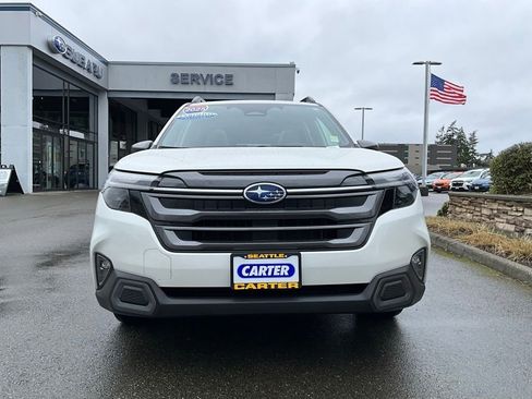 Certified 2025 Subaru Forester Limited image 3