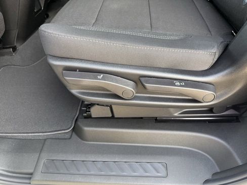 New 2026 Chevrolet Suburban LS image 29