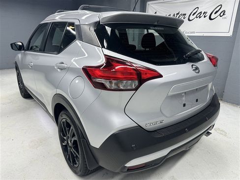 Used 2020 Nissan Kicks SR w/ Exterior Package FWD image 4