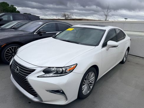 Used 2016 Lexus ES 350 w/ Accessory Package image 1