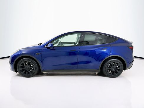 Used 2022 Tesla Model Y Long Range image 5