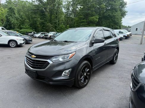 Used 2018 Chevrolet Equinox LS AWD/4WD image 3