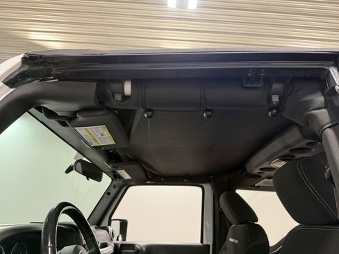 Used 2018 Jeep Wrangler Rubicon w/ Trailer Tow Group AWD/4WD image 36