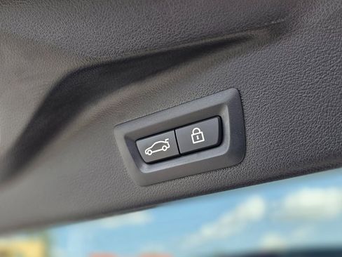 Used 2021 BMW X5 xDrive40i w/ Premium Package image 15