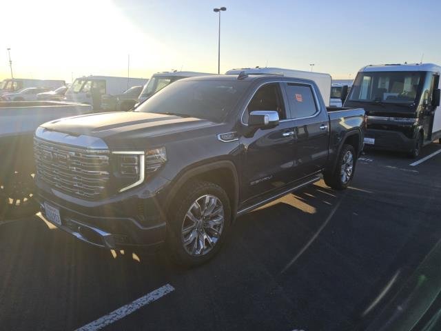 Used 2023 GMC Sierra 1500 Denali w/ Denali Reserve Package AWD/4WD image 8
