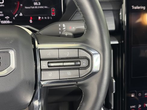 Certified 2025 GMC Acadia Elevation image 32