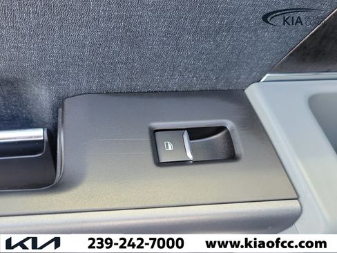 Used 2022 Ford F150 Lariat w/ Equipment Group 502A High AWD/4WD image 14