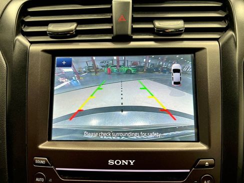 Used 2019 Ford Fusion Titanium FWD image 12