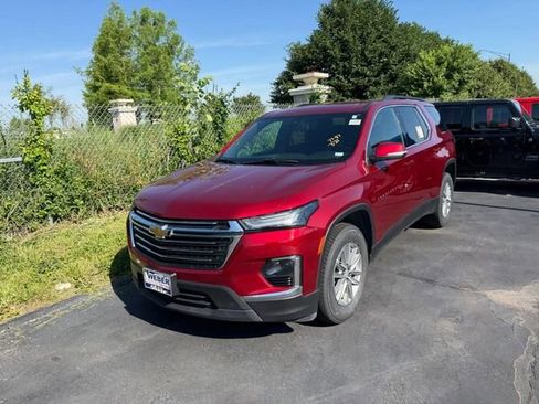 Used 2023 Chevrolet Traverse LT FWD image 4