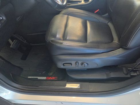 Used 2019 GMC Acadia SLT w/ LPO, Floor Liner Package FWD image 19