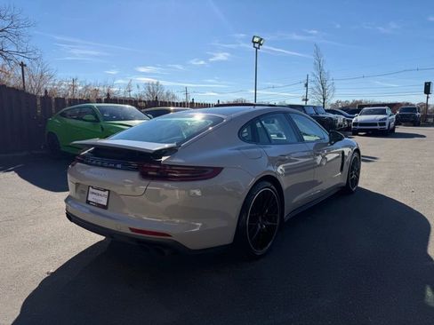 Used 2018 Porsche Panamera 4S image 6