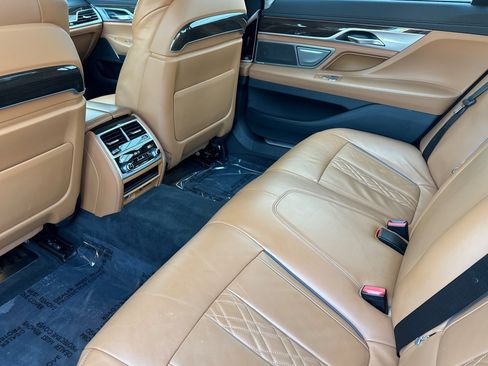 Used 2020 BMW 740i w/ Premium Package image 12