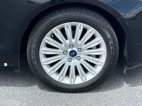 Used 2016 Ford Fusion SE FWD image 11