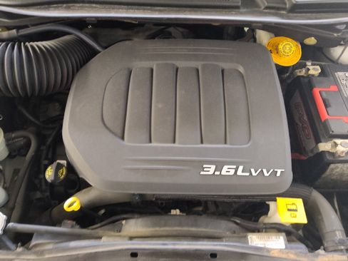 Used 2018 Dodge Grand Caravan SE w/ UConnect Hands-Free Group FWD image 30