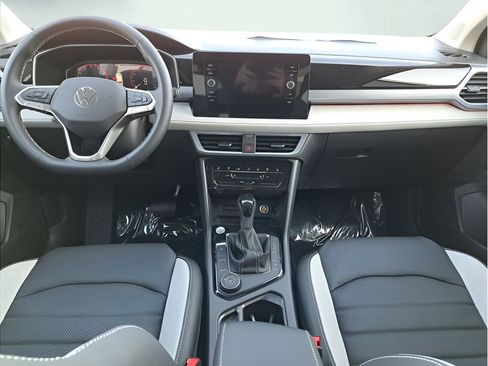New 2025 Volkswagen Taos SEL AWD/4WD image 19
