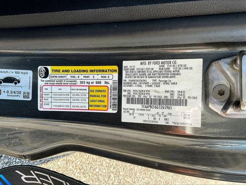 Used 2016 Ford Mustang GT RWD image 5