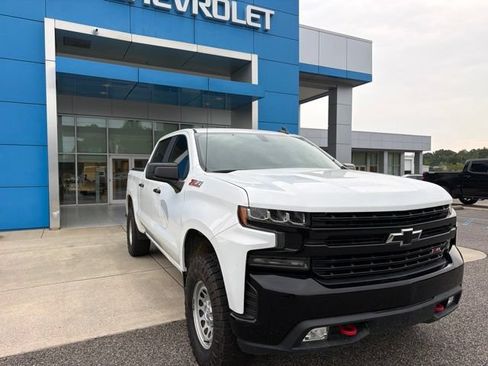 Used 2020 Chevrolet Silverado 1500 LT Trail Boss w/ Convenience Package AWD/4WD image 3