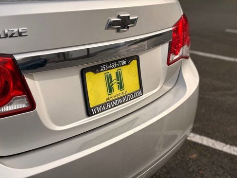 Used 2014 Chevrolet Cruze LS image 17