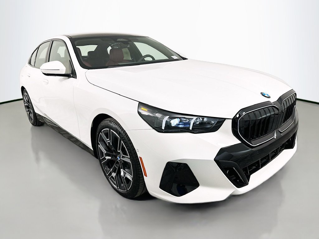 Used 2027 BMW 530i w/ M Sport Package RWD image 3