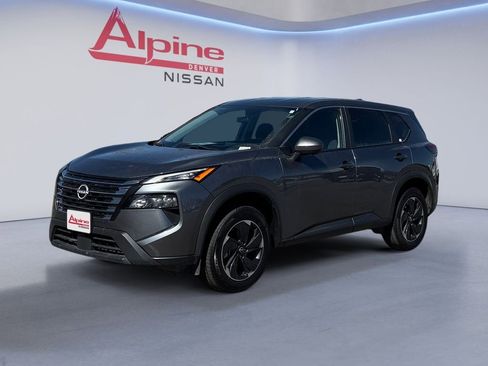 Used 2024 Nissan Rogue SV image 1